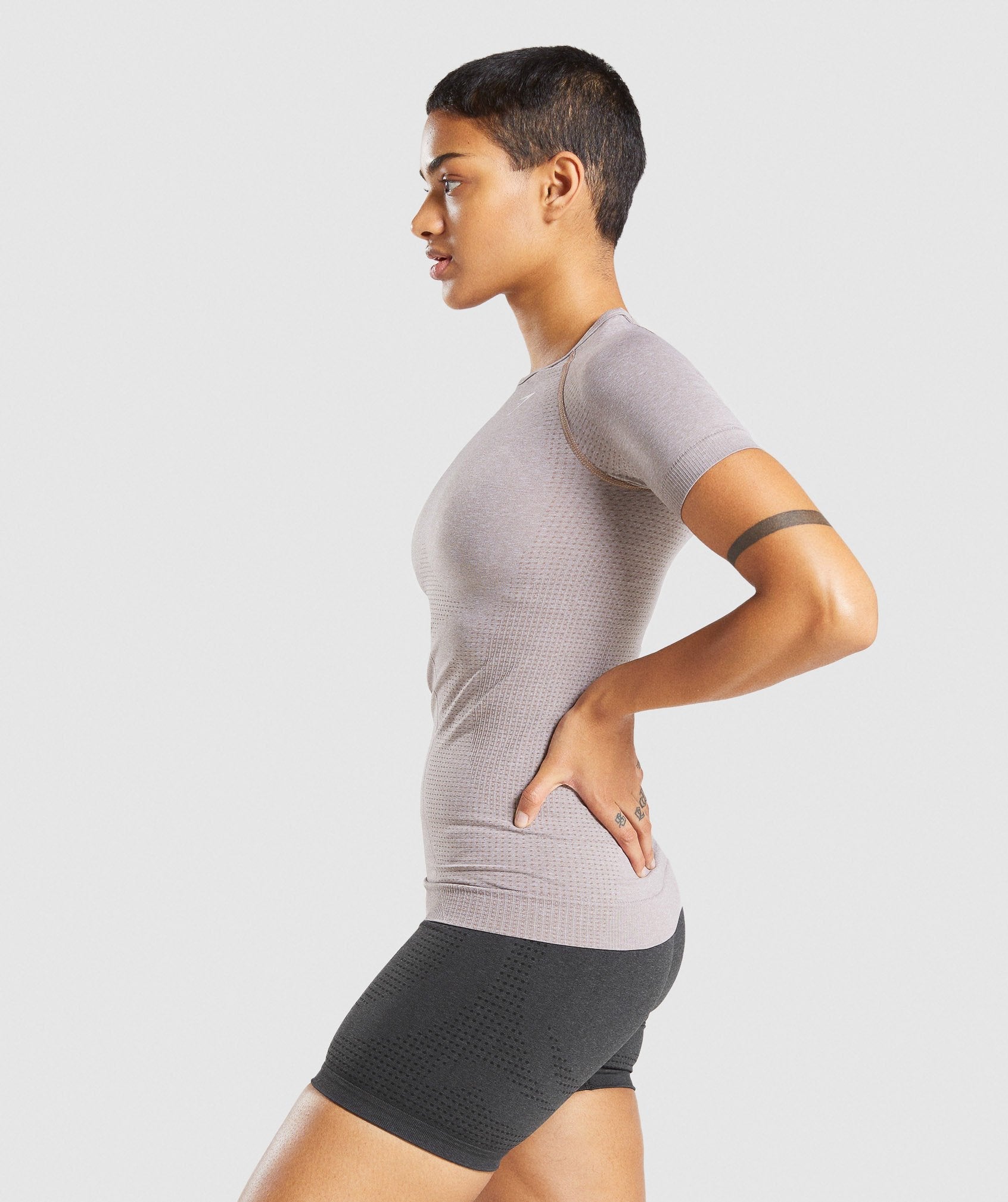 gymshark-vital-seamless-t-shirt-taupe-marl