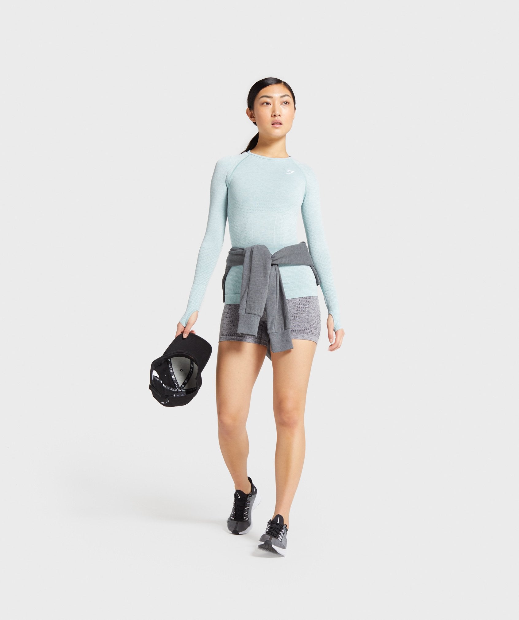 gymshark-vital-seamless-shorts-smokey-grey-marl-1