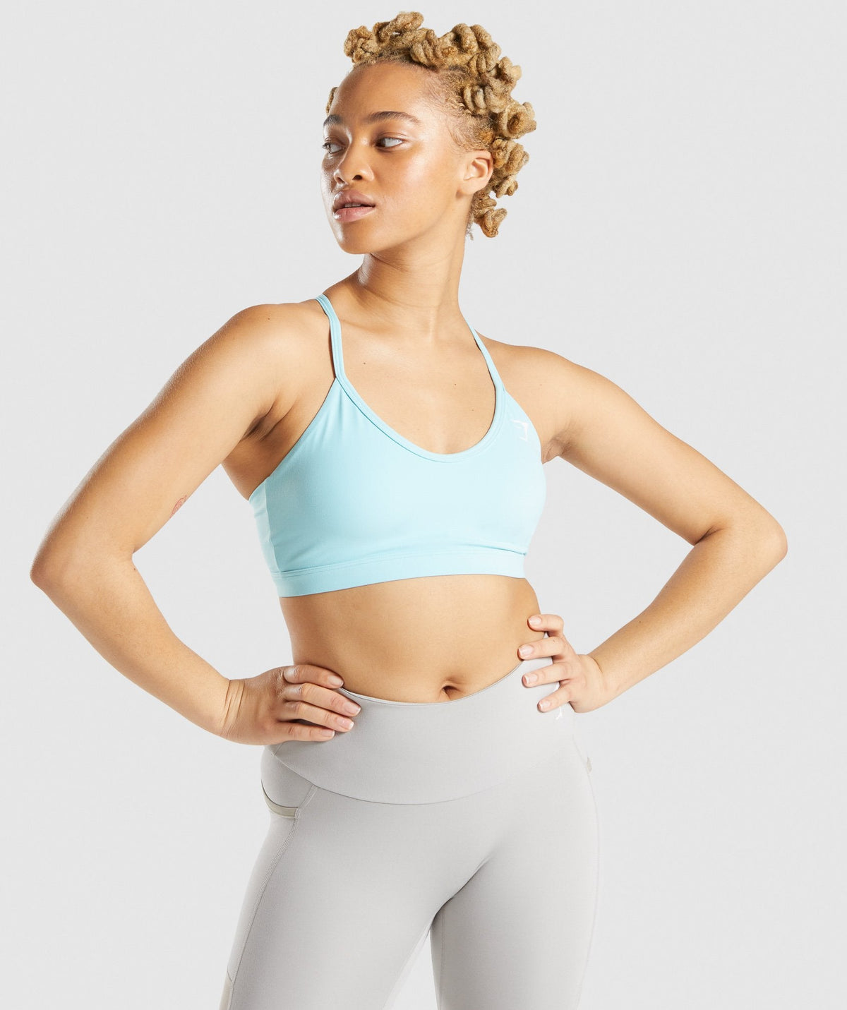 gymshark-v-neck-training-sports-bra-turquoise