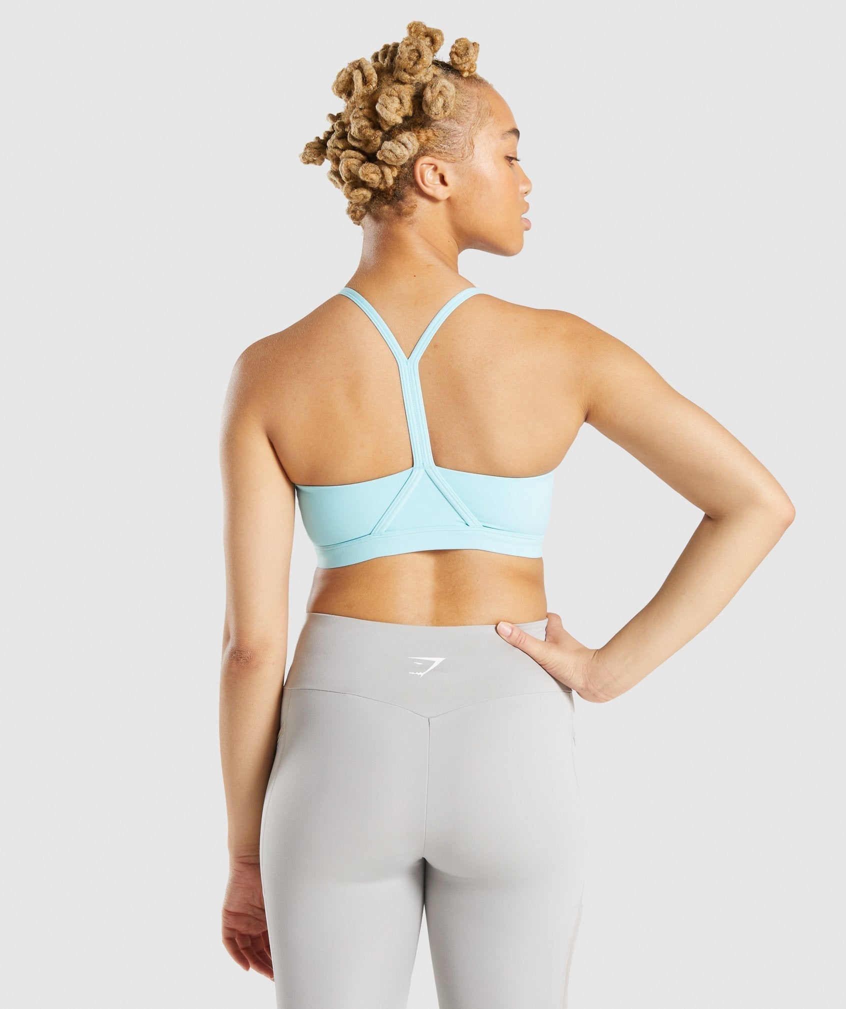 gymshark-v-neck-training-sports-bra-turquoise