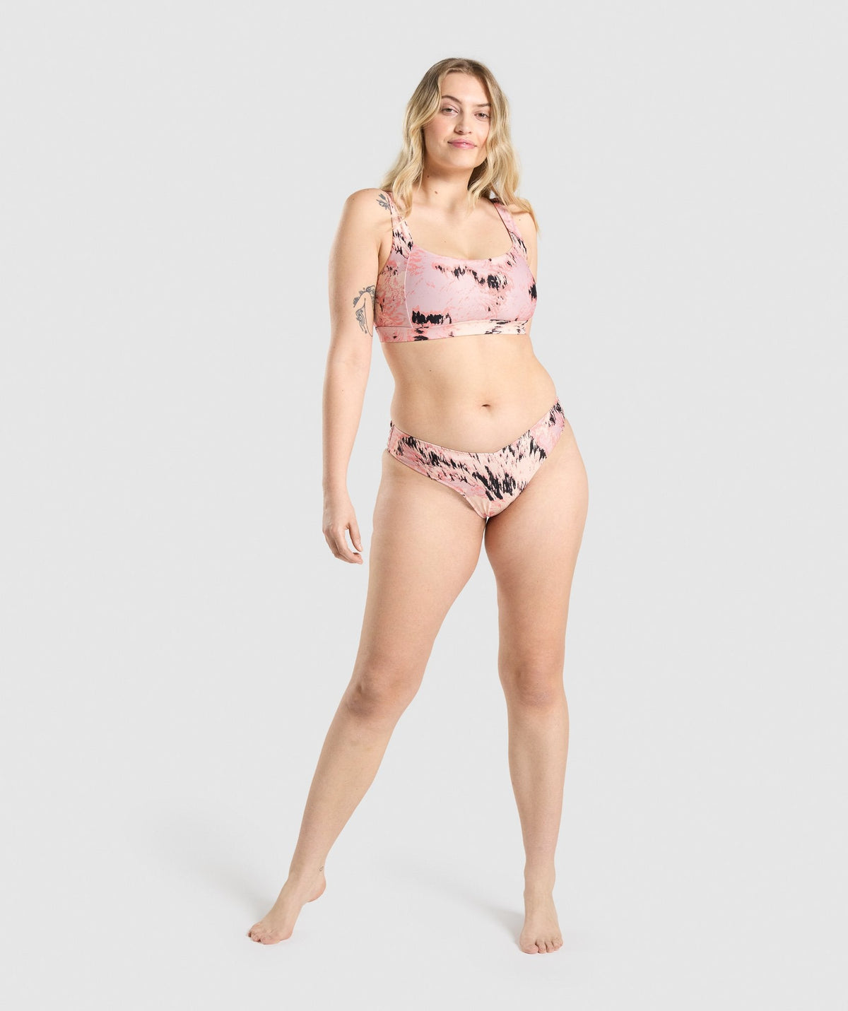 gymshark-v-shaped-bikini-bottoms-light-pink-print