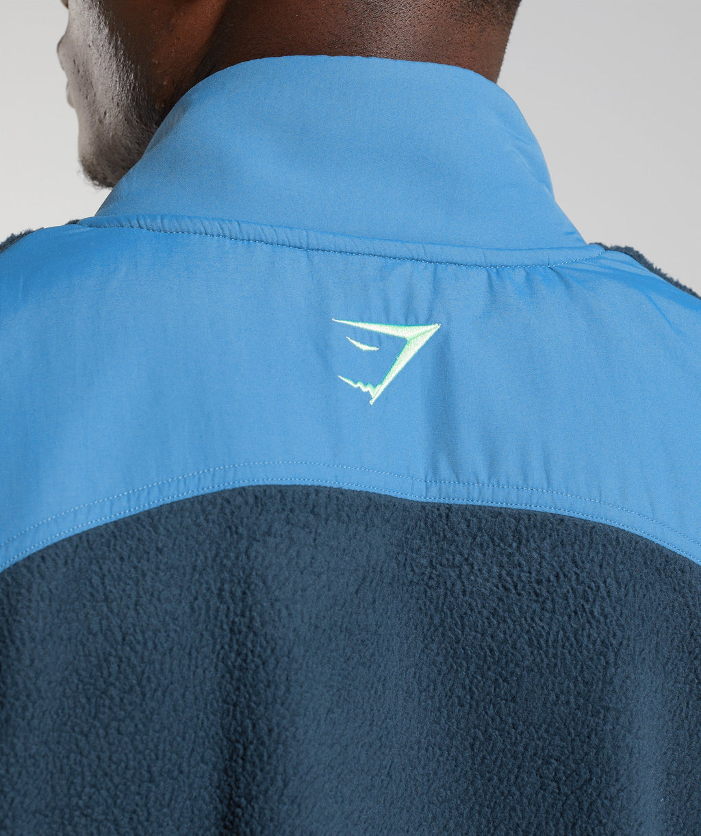 gymshark-vibes-gilet-navy-lakeside-blue-aw22
