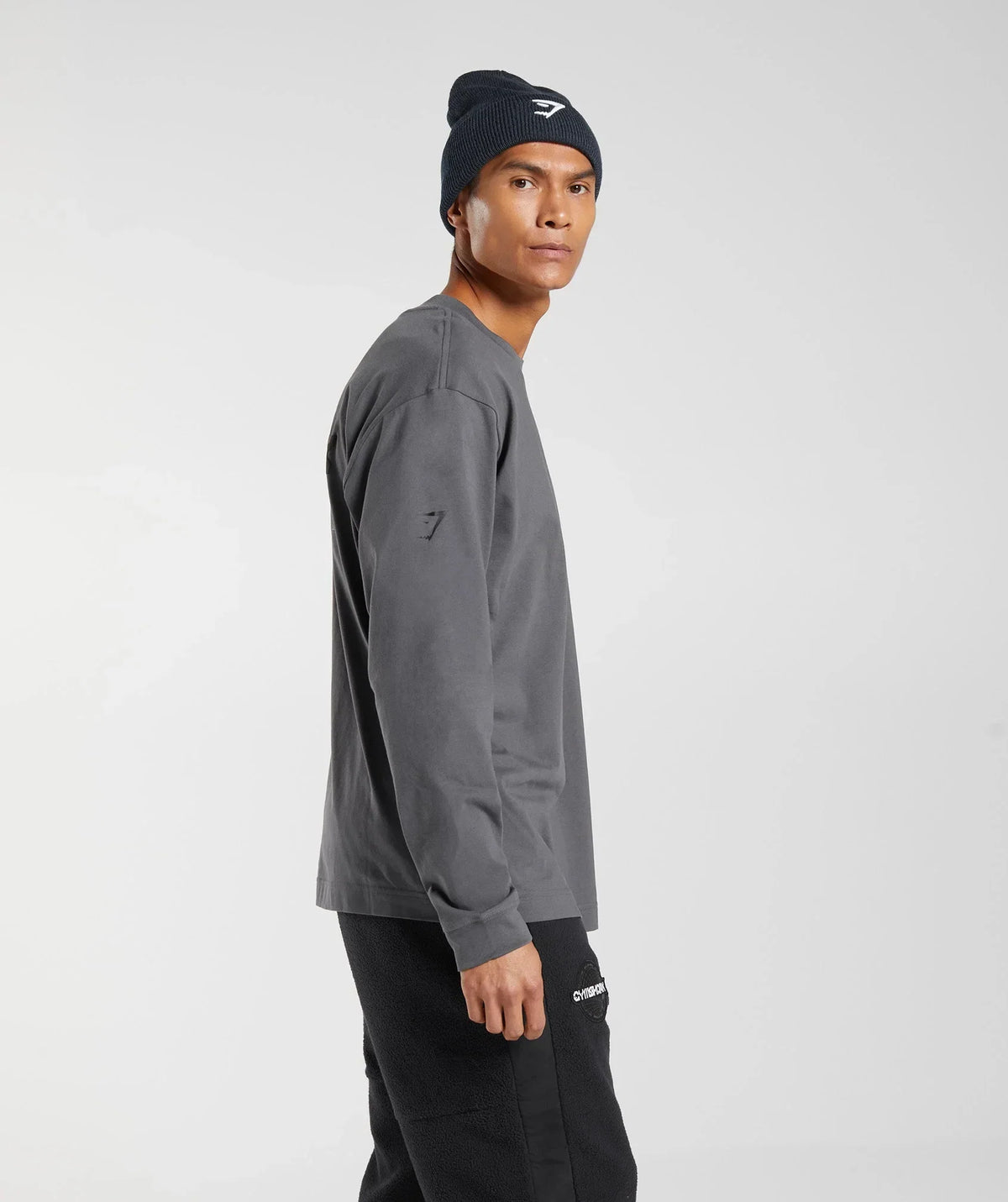 gymshark-vibes-long-sleeve-t-shirt-silhouette-grey-ss23