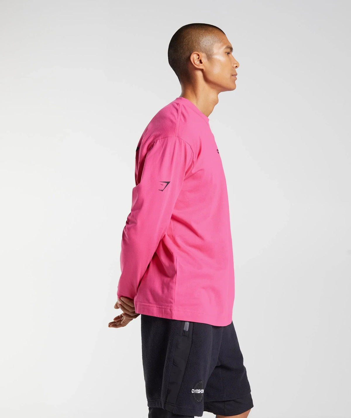 gymshark-vibes-long-sleeve-t-shirt-bright-fuchsia-ss23