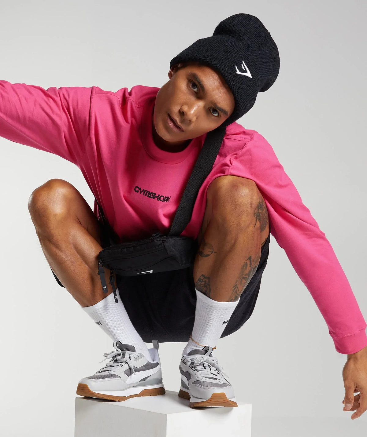 gymshark-vibes-long-sleeve-t-shirt-bright-fuchsia-ss23
