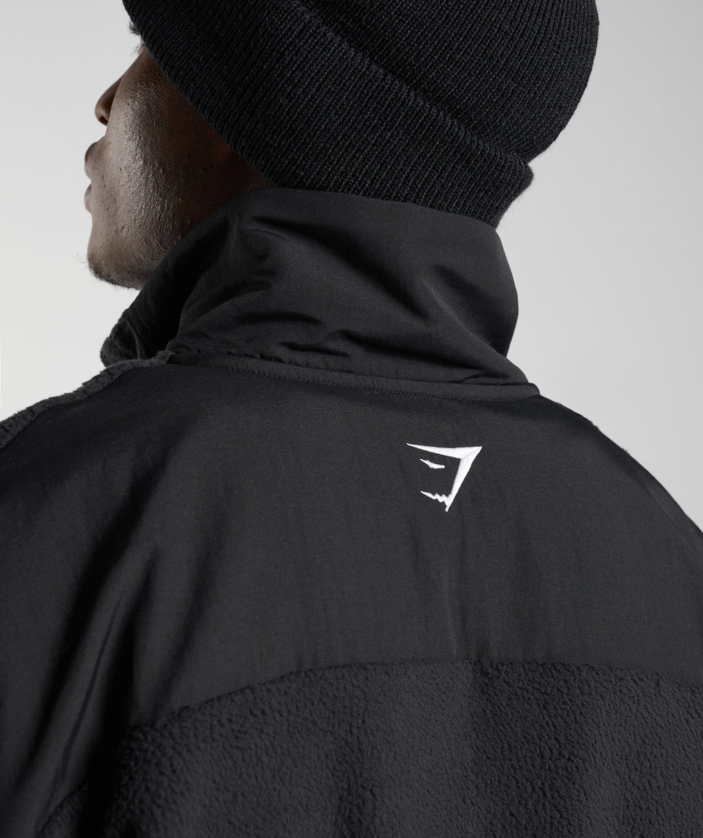 gymshark-vibes-fleece-1-4-zip-black-ss23