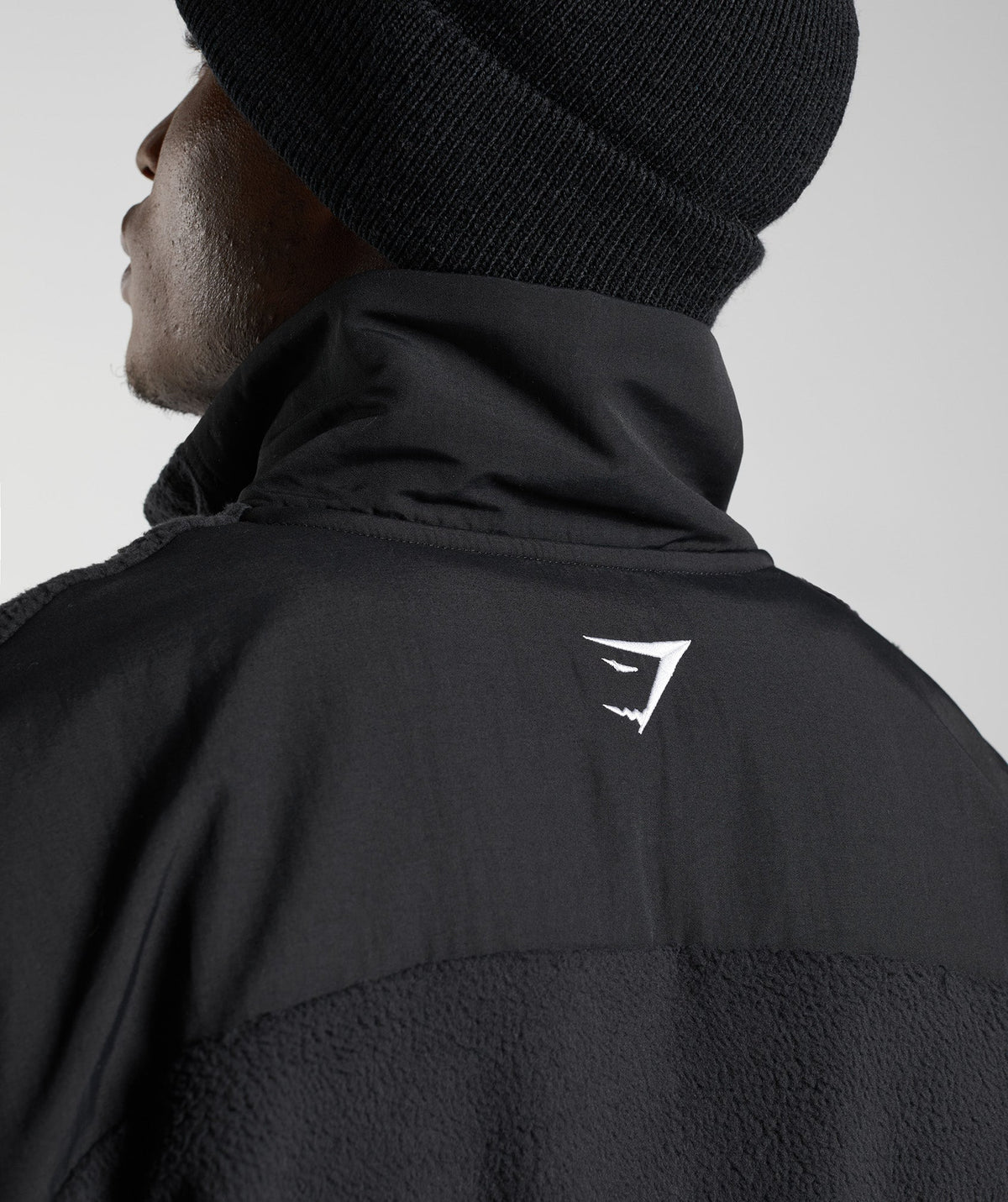 gymshark-vibes-fleece-1-4-zip-black-ss23