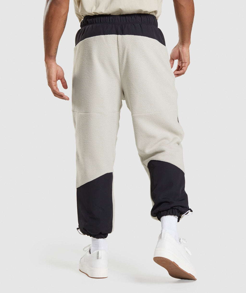 gymshark-vibes-joggers-pebble-grey-black-ss23