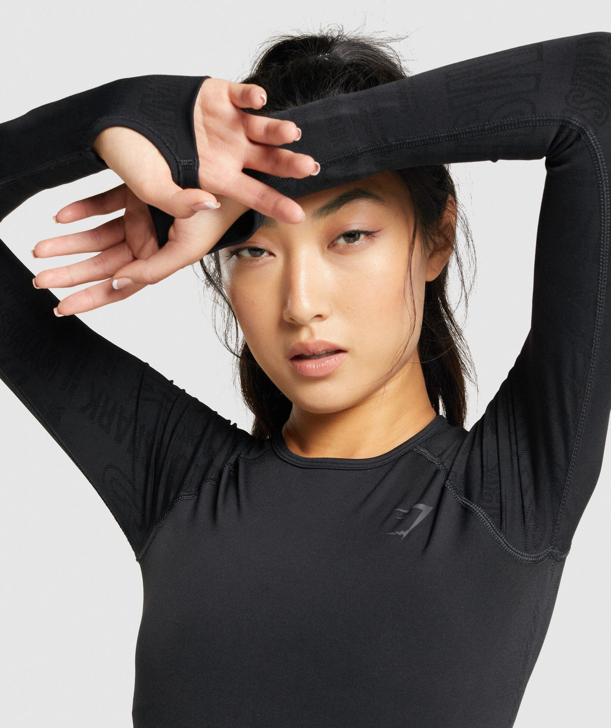 gymshark-vision-long-sleeve-crop-top-black-aw21