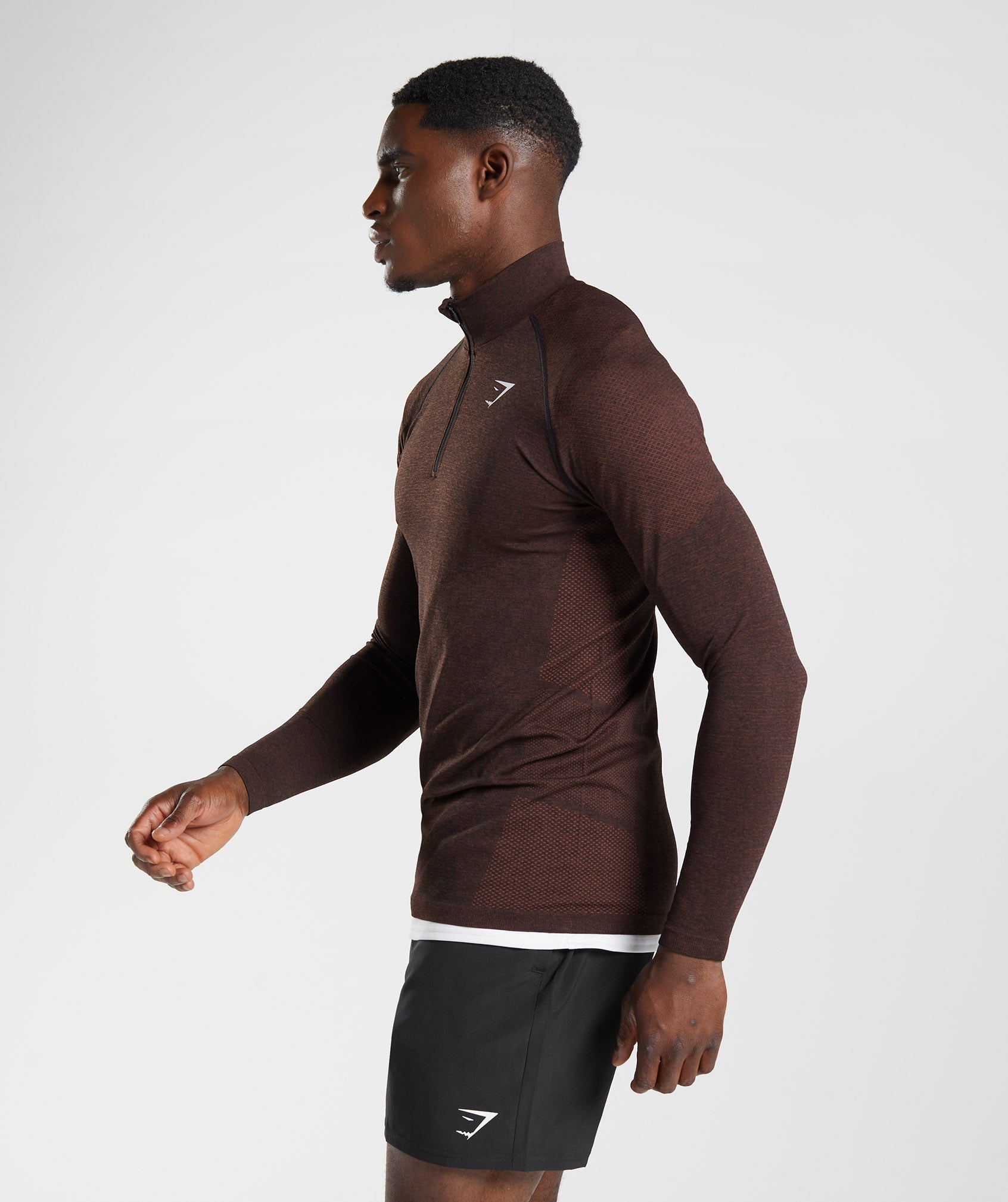 gymshark-vital-light-1-4-zip-cherry-brown-black-aw22