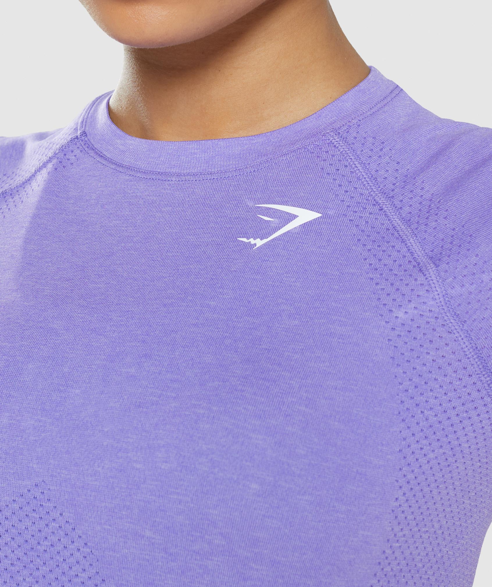 gymshark-vital-seamless-2-0-light-t-shirt-bright-purple-marl-ss22