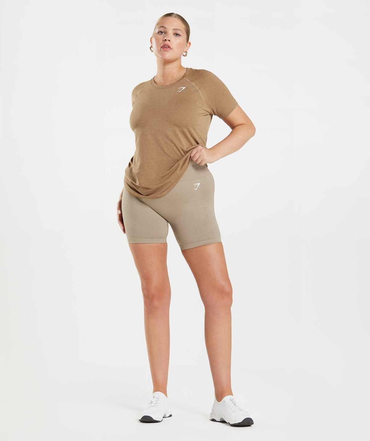 gymshark-vital-seamless-2-0-light-t-shirt-fawn-marl-aw22