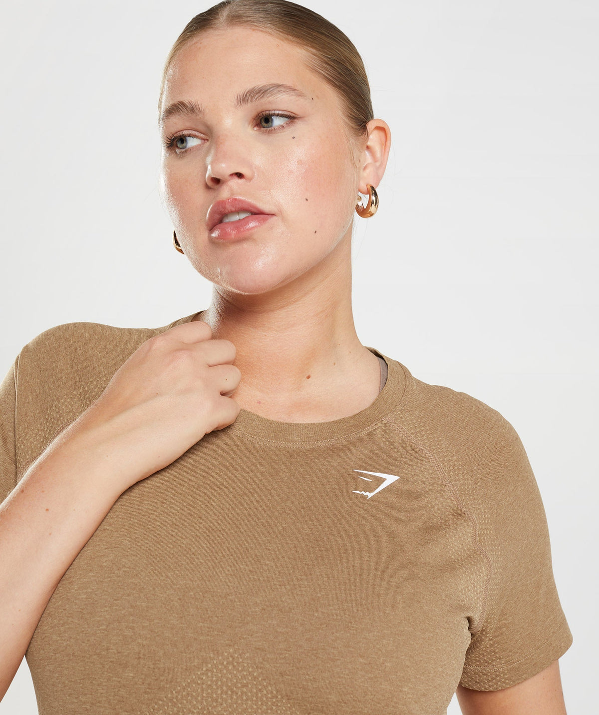 gymshark-vital-seamless-2-0-light-t-shirt-fawn-marl-aw22
