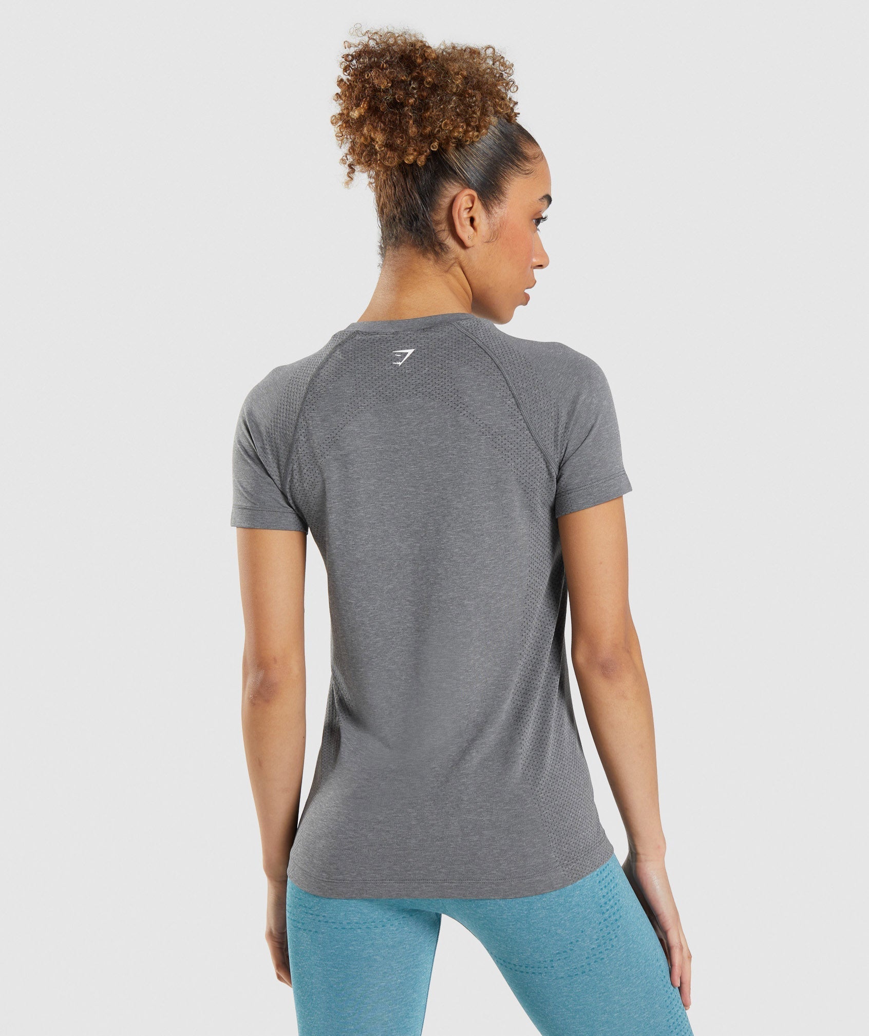gymshark-vital-seamless-2-0-light-t-shirt-smokey-grey-marl-ss22