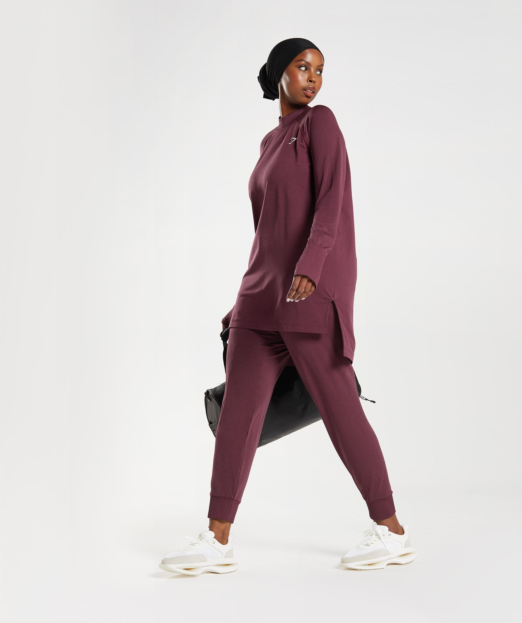 gymshark-vital-seamless-long-line-top-baked-maroon-marl-aw22