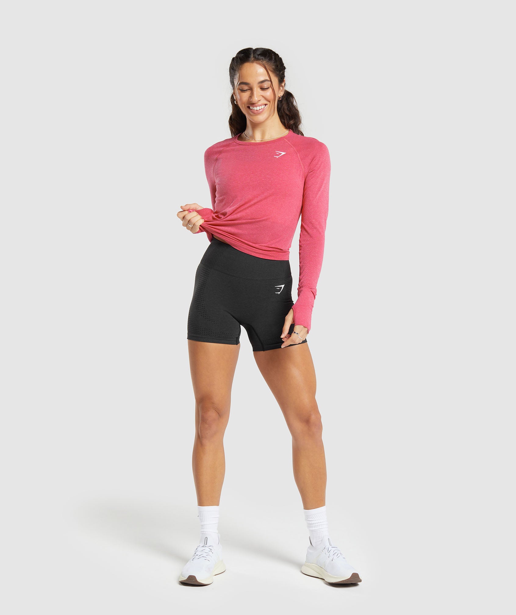 gymshark-vital-seamless-2-0-light-long-sleeve-top-bright-fuchsia-marl-aw23
