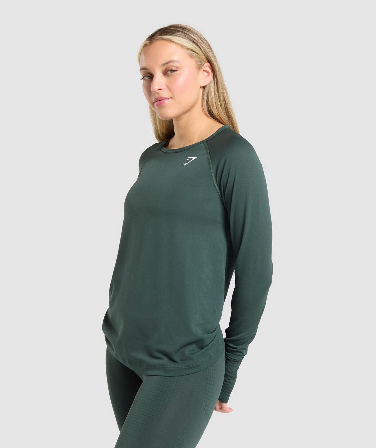 gymshark-vital-seamless-2-0-light-long-sleeve-top-woodland-green-marl-ss23