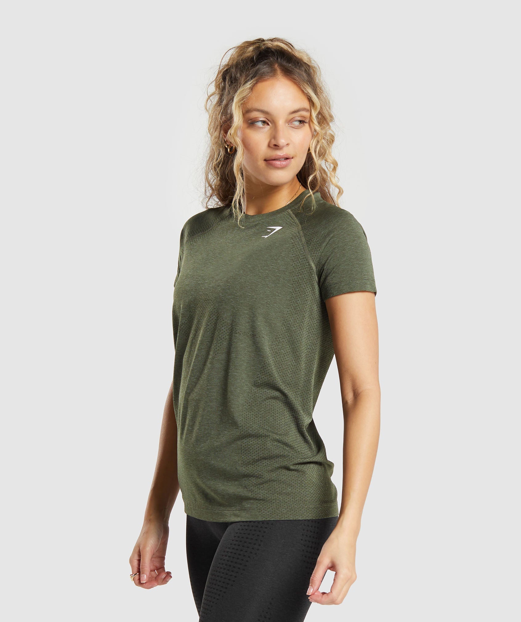gymshark-vital-seamless-2-0-light-t-shirt-ss-tops-green-ss24-1