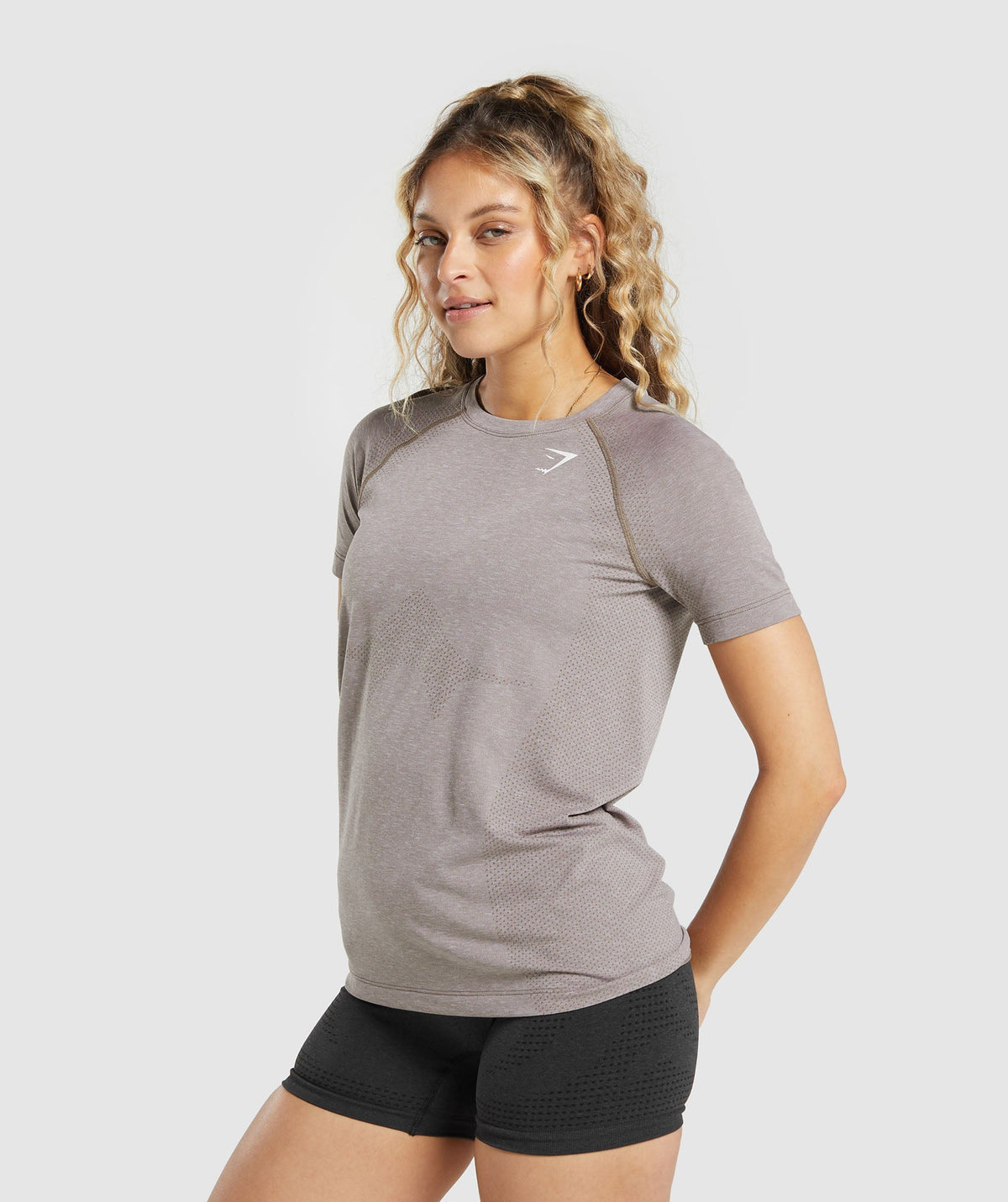gymshark-vital-seamless-2-0-light-t-shirt-ss-tops-brown-ss24
