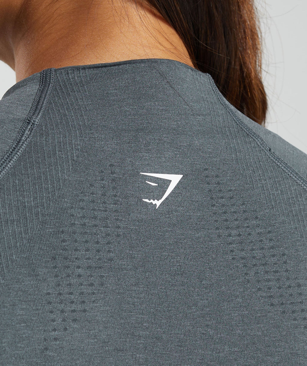 gymshark-vital-seamless-midi-zip-pullover-jackets-outerwear-grey-aw24