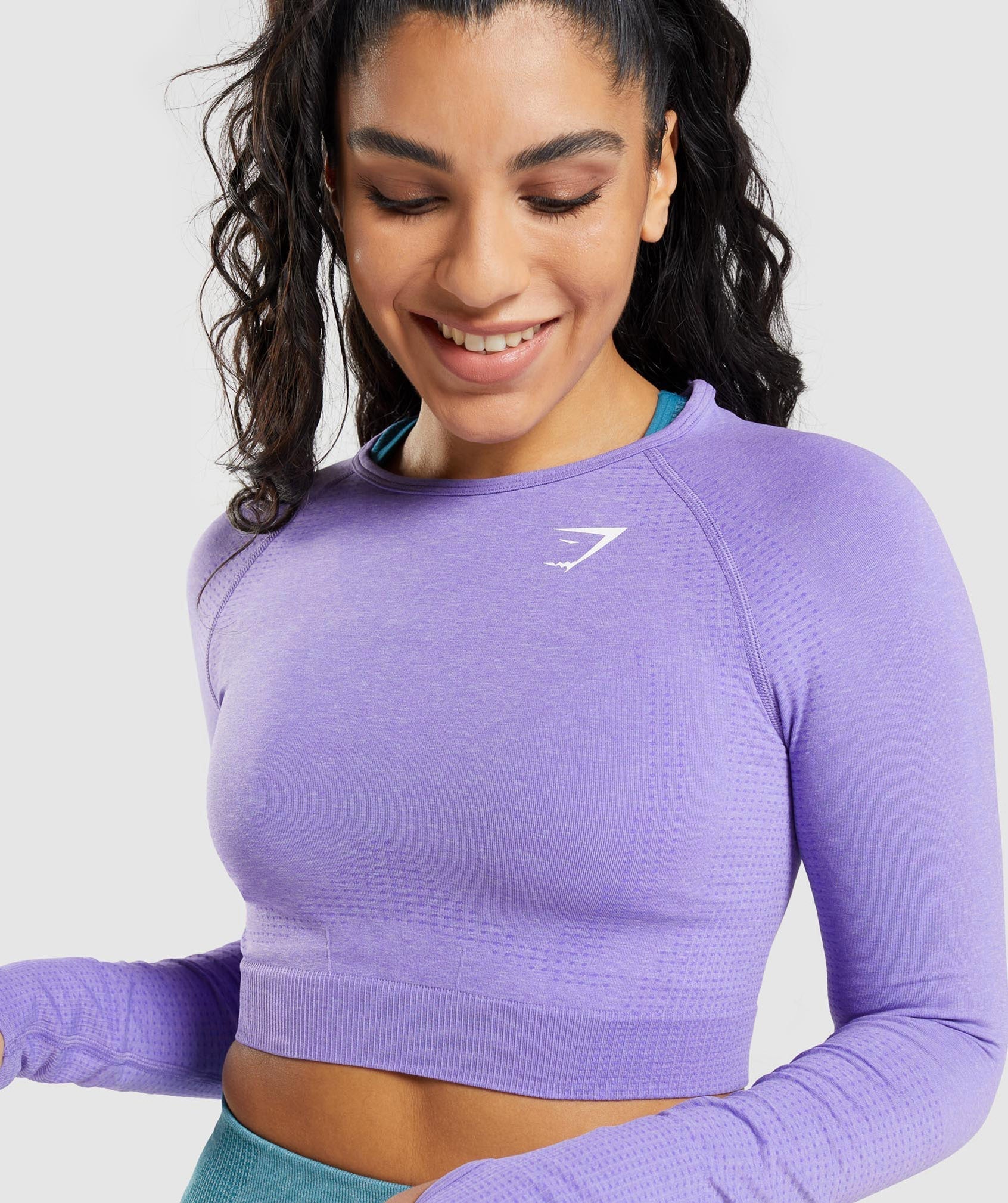 gymshark-vital-seamless-2-0-long-sleeve-crop-top-bright-purple-marl-ss22
