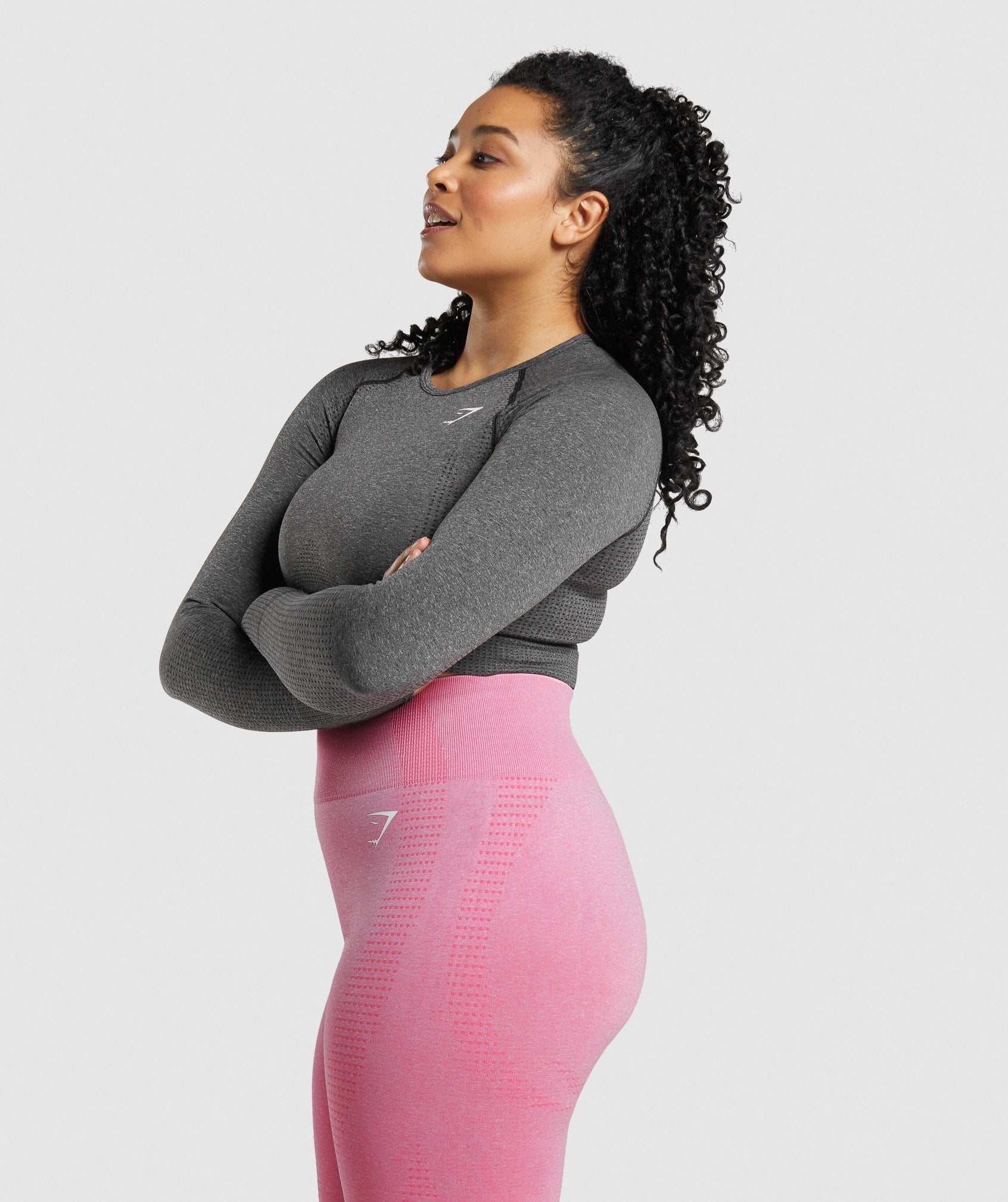 gymshark-vital-seamless-long-sleeve-crop-top-charcoal-marl