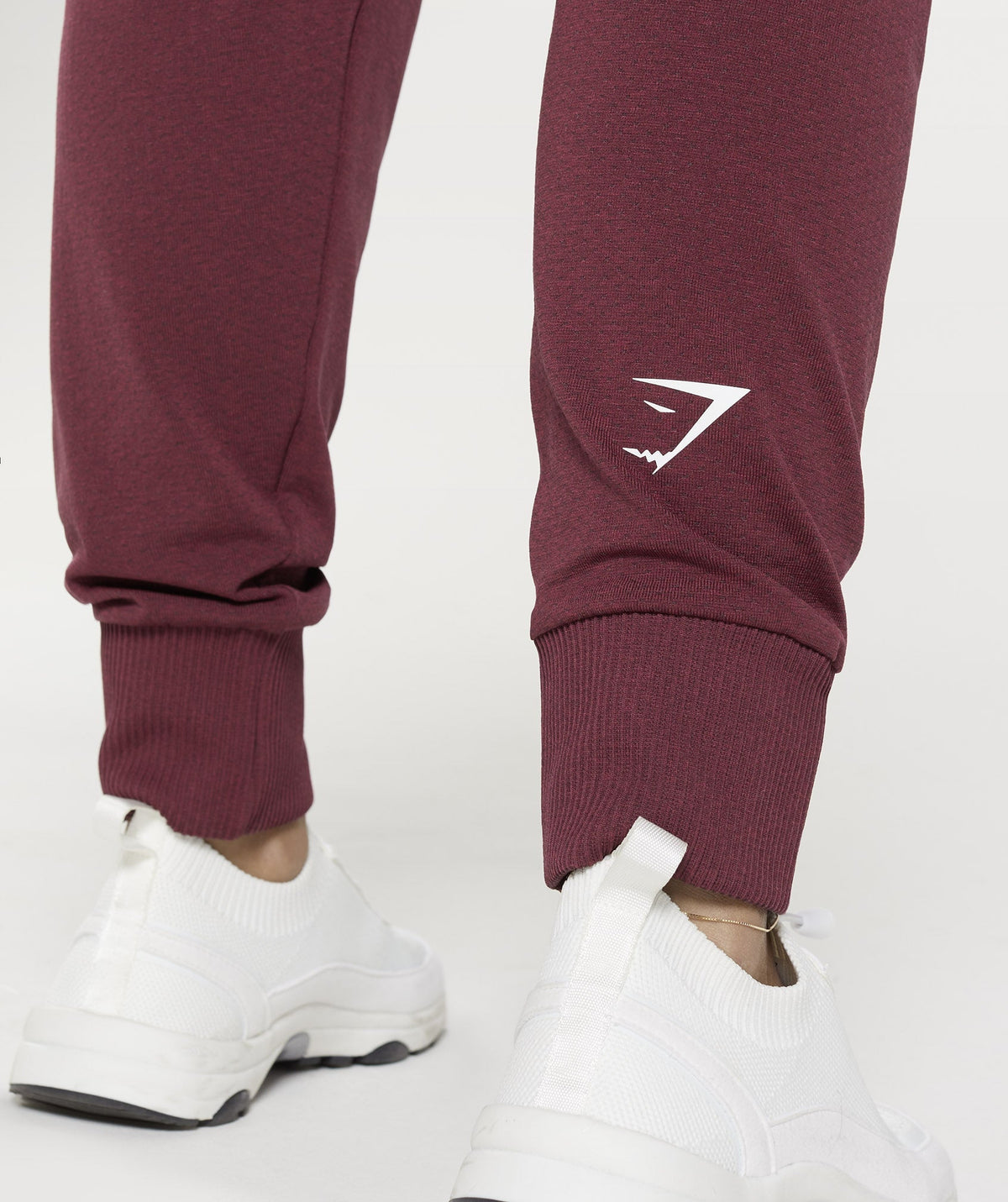 gymshark-vital-seamless-2-0-joggers-baked-maroon-marl-aw22