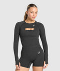 gymshark-vital-seamless-long-sleeve-cut-out-top-black-marl-ss25