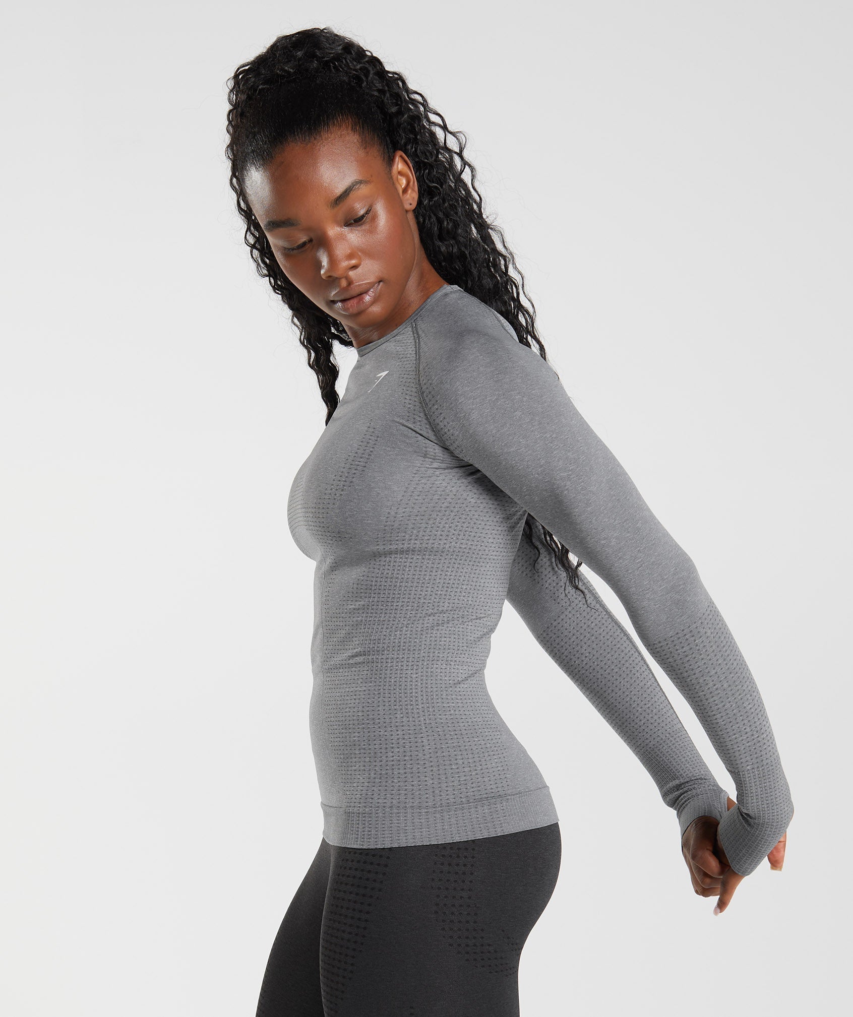 gymshark-vital-seamless-long-sleeve-top-smokey-grey-marl-logo
