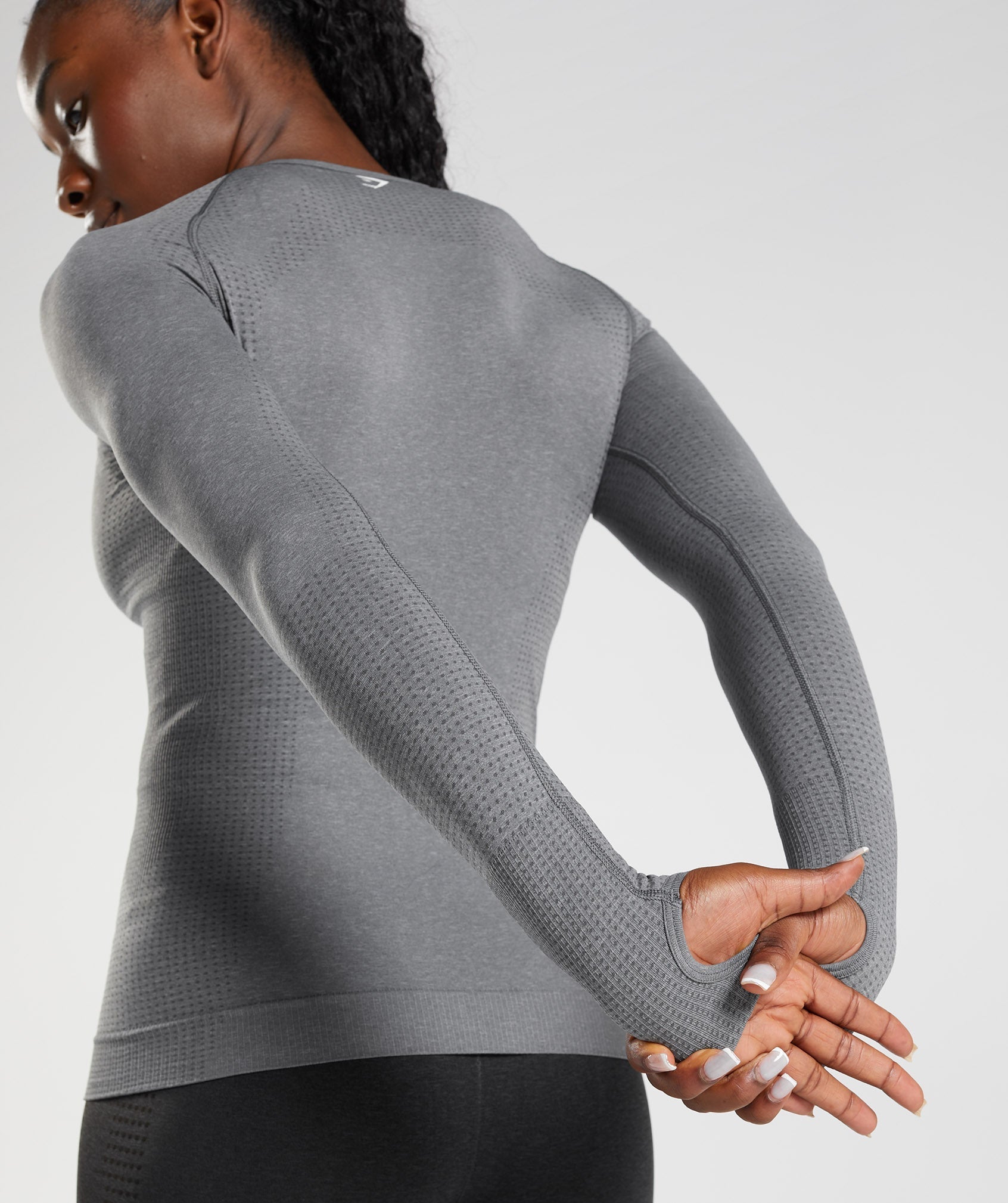 gymshark-vital-seamless-long-sleeve-top-smokey-grey-marl-logo
