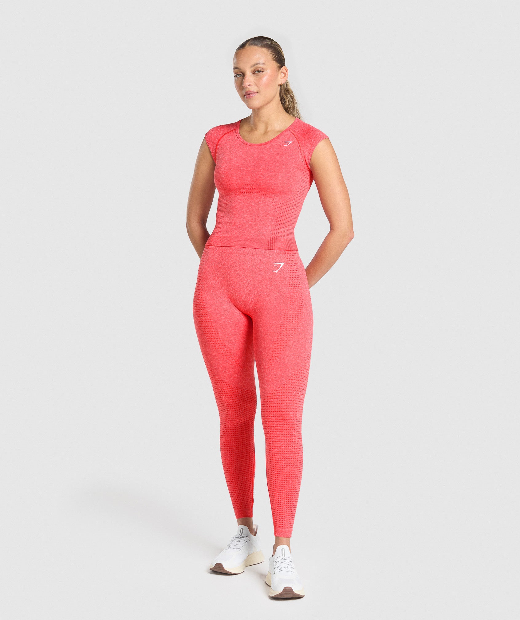 gymshark-vital-seamless-scoop-neck-top-coral-red-marl-ss25