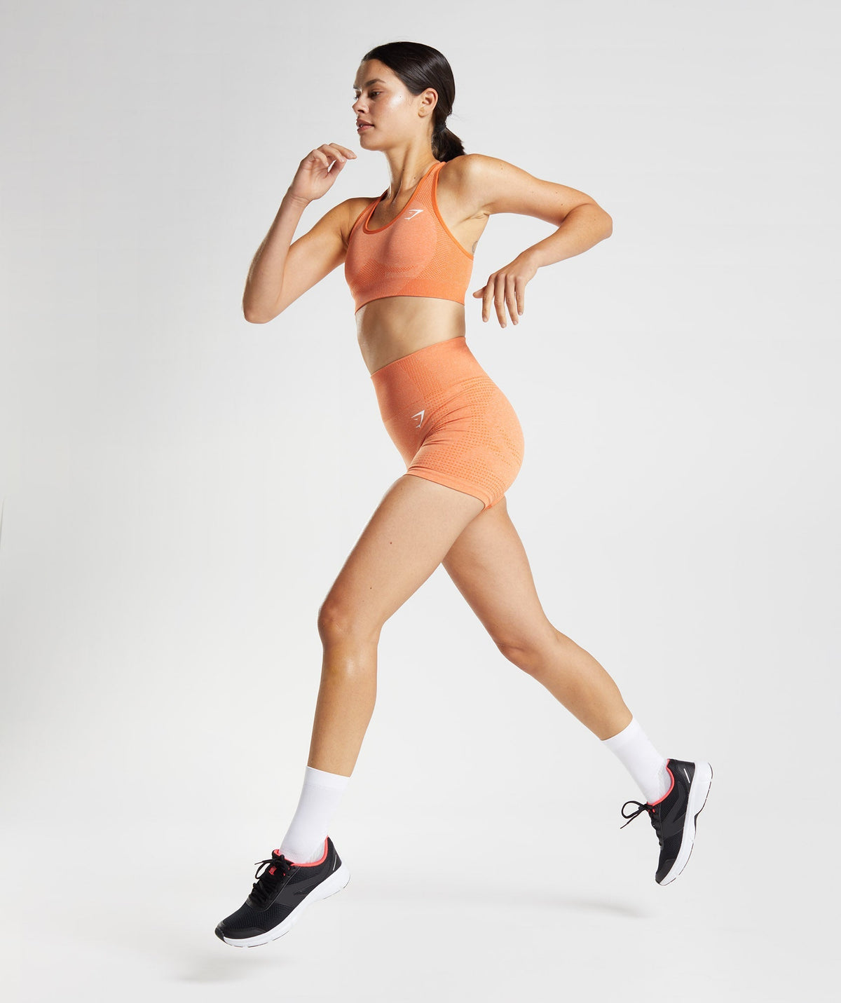 gymshark-vital-seamless-2-0-sports-bra-apricot-orange-marl-ss22