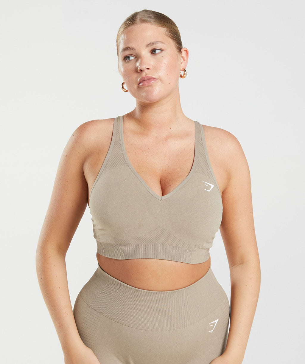 gymshark-vital-seamless-2-0-v-neck-sports-bra-vanilla-brown-marl-aw22