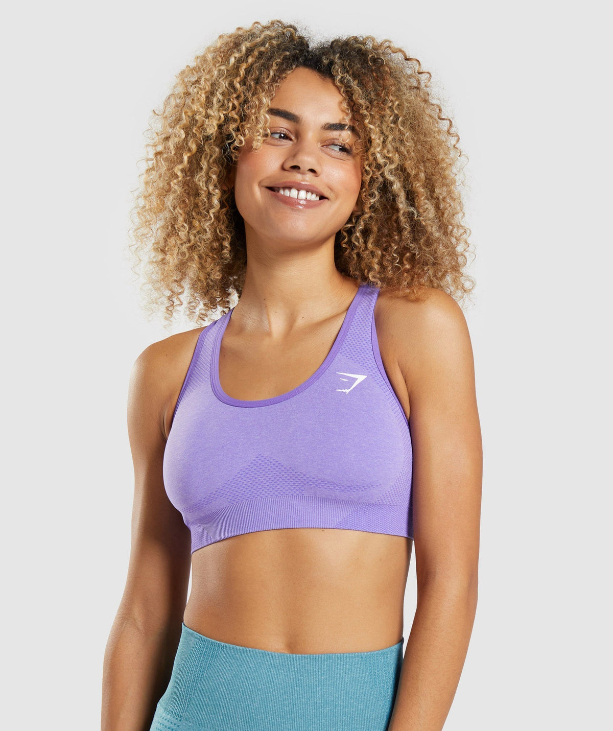 gymshark-vital-seamless-2-0-sports-bra-bright-purple-marl-ss22
