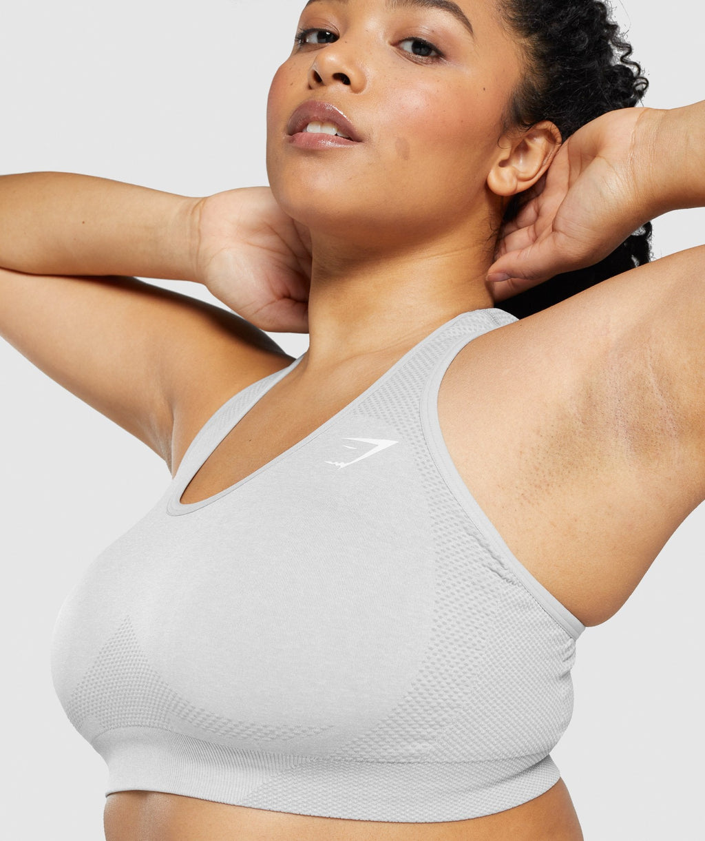 gymshark-vital-seamless-sports-bra-light-grey-marl-logo-white