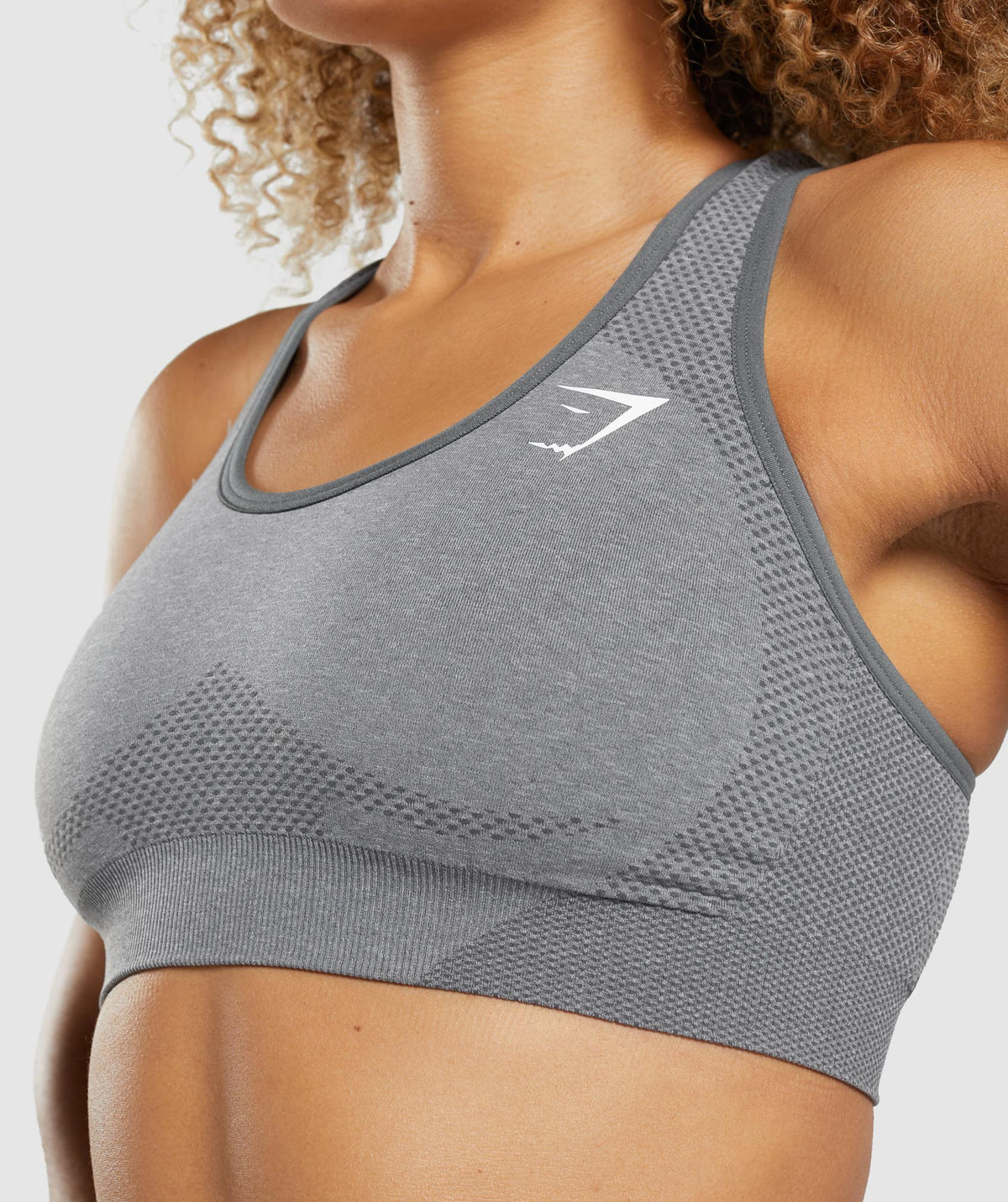 gymshark-vital-seamless-sports-bra-smokey-grey-marl-logo