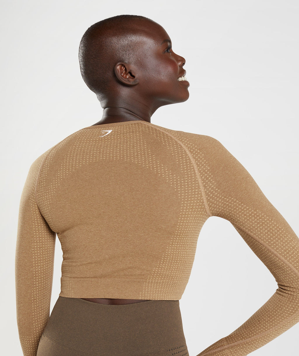 gymshark-vital-seamless-2-0-crop-top-fawn-marl-aw22