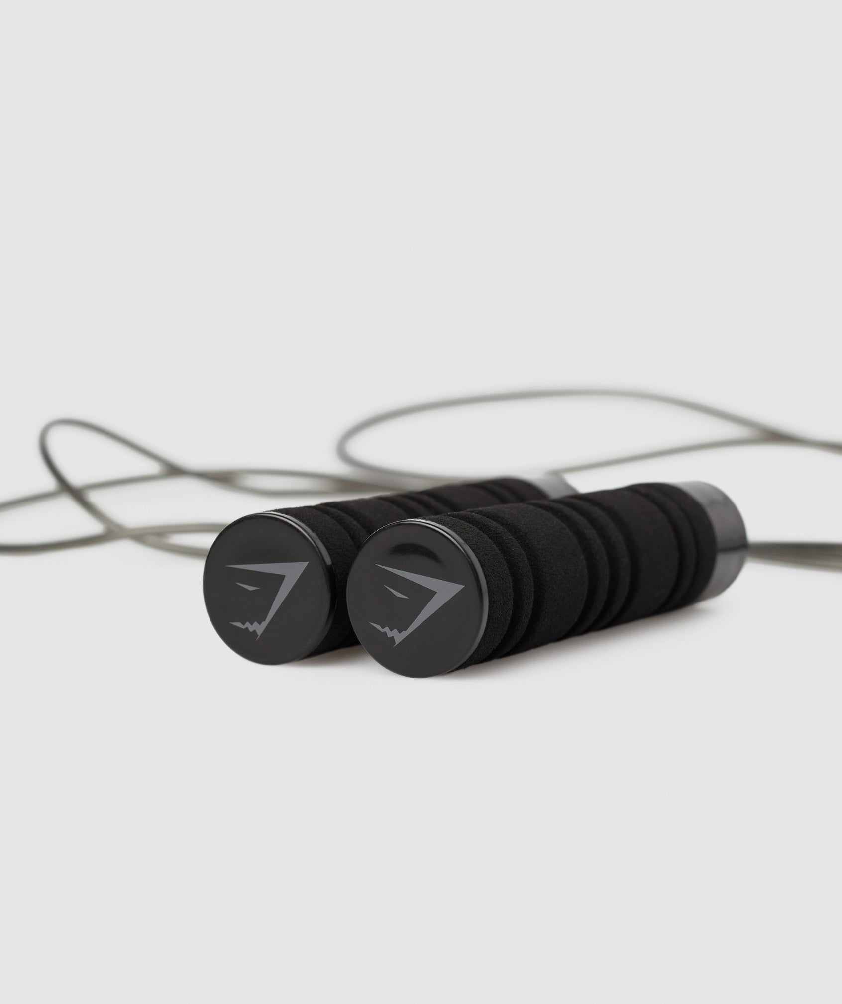 gymshark-weighted-skipping-rope-black-aw21