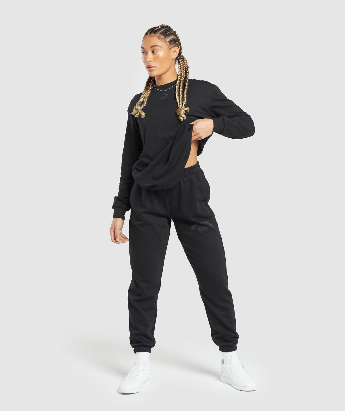 gymshark-weightlifting-long-sleeve-top-black-aw23