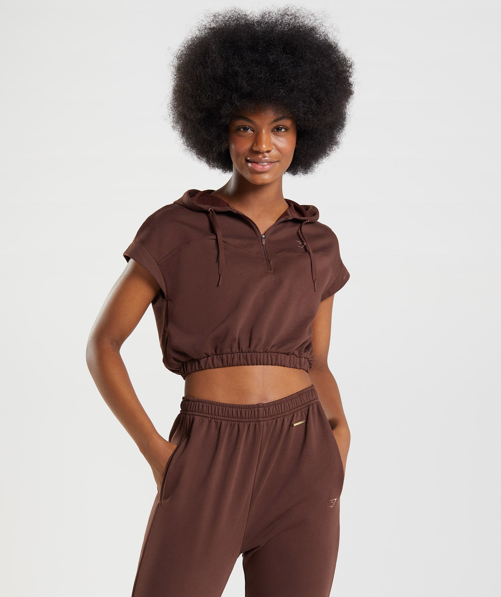 gymshark-whitney-cropped-sleeveless-hoodie-rekindle-brown-ss22