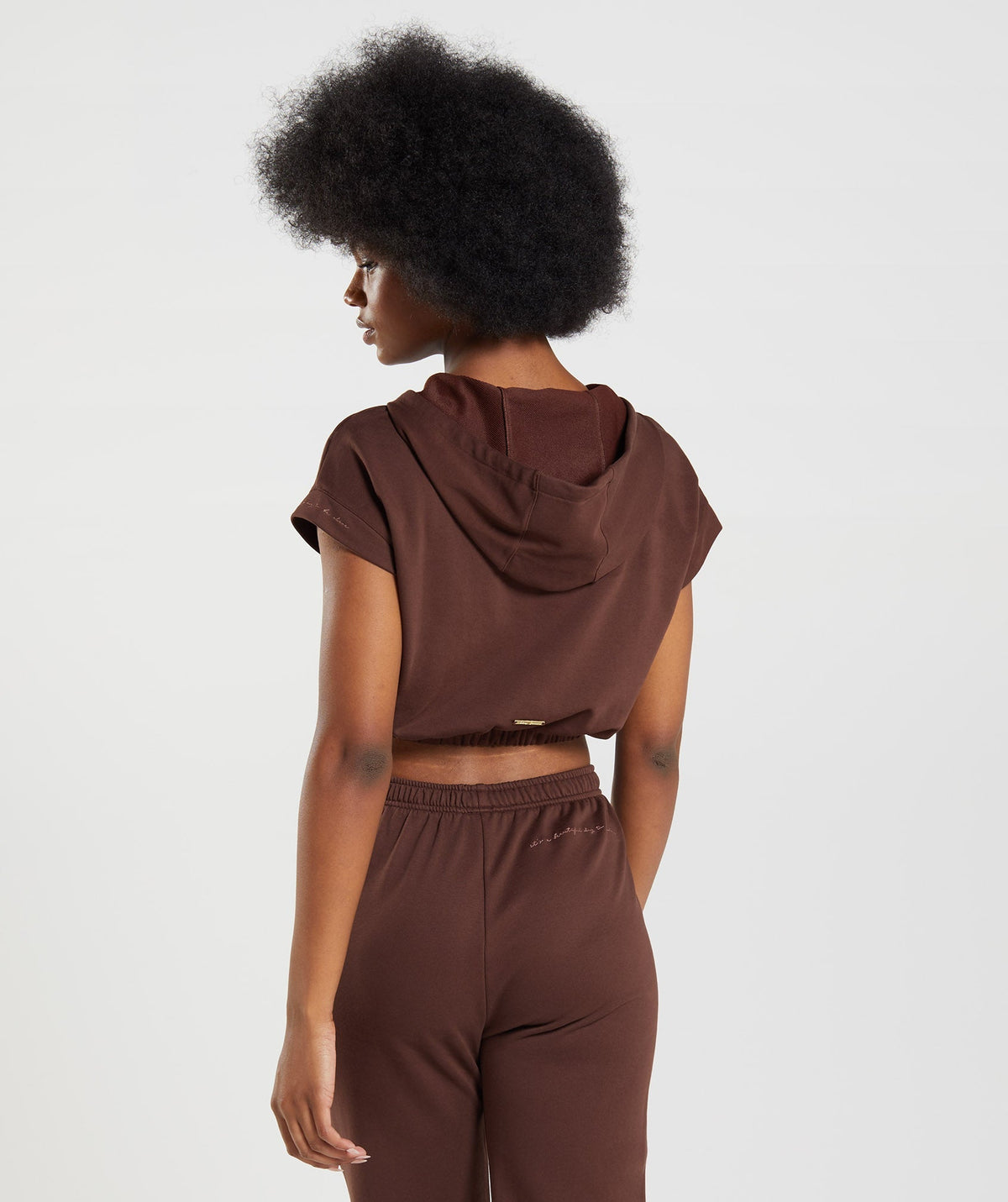 gymshark-whitney-cropped-sleeveless-hoodie-rekindle-brown-ss22