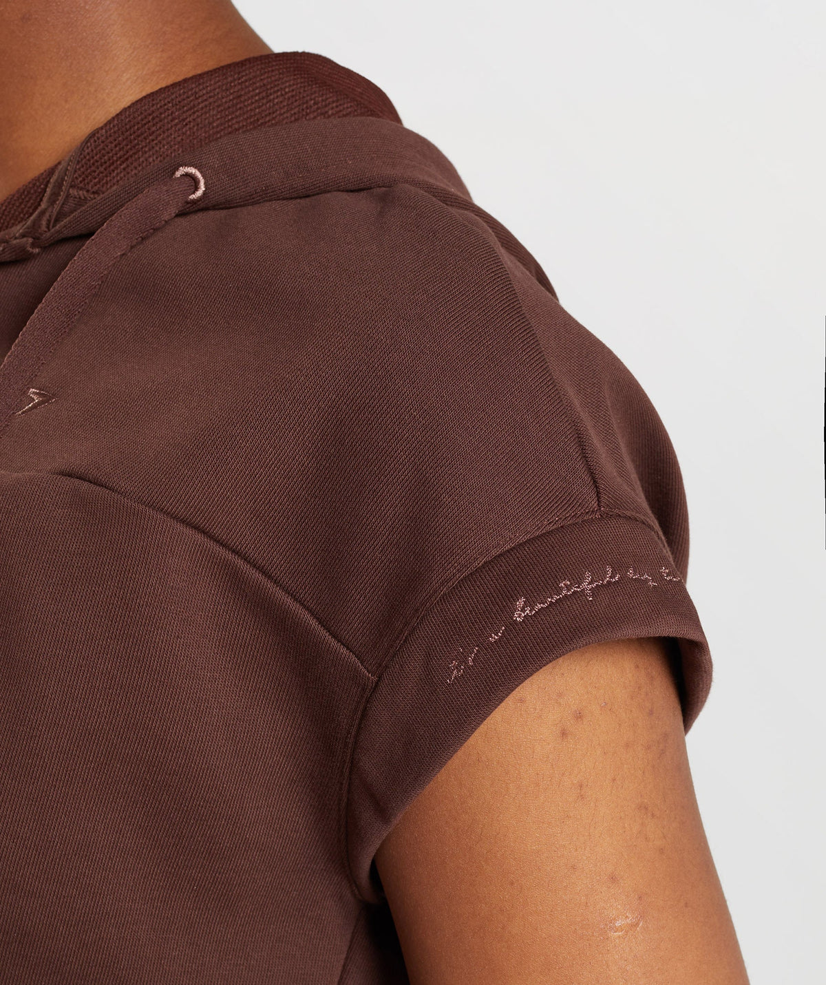 gymshark-whitney-cropped-sleeveless-hoodie-rekindle-brown-ss22