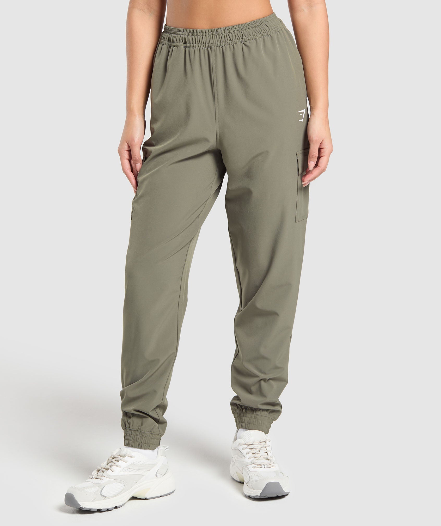 gymshark-woven-cargo-pant-pants-green-ss25