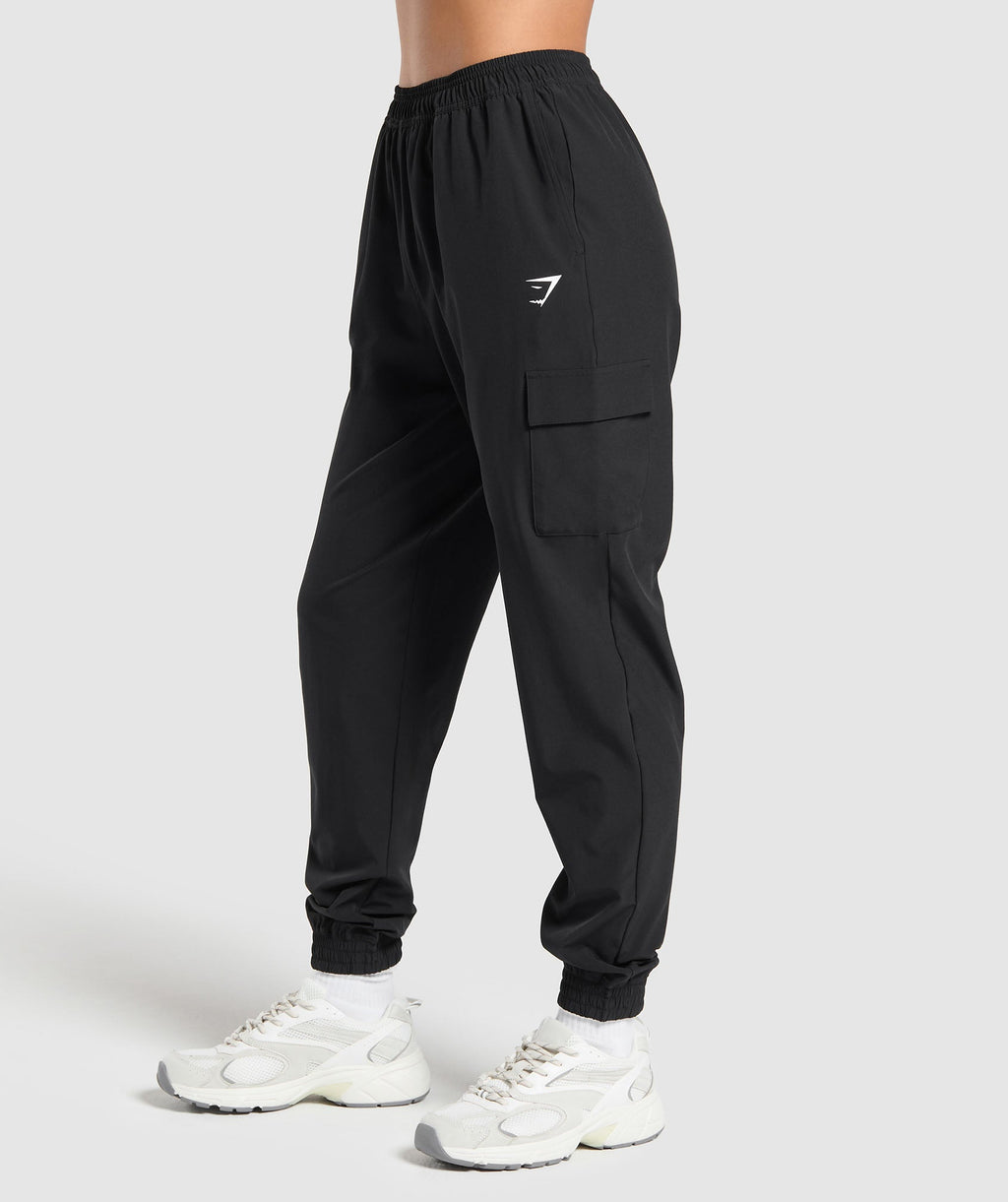 gymshark-woven-cargo-pant-pants-black-ss25