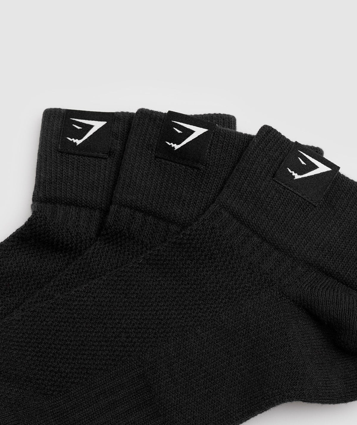 gymshark-woven-tab-quarter-socks-3pk-black-ss23