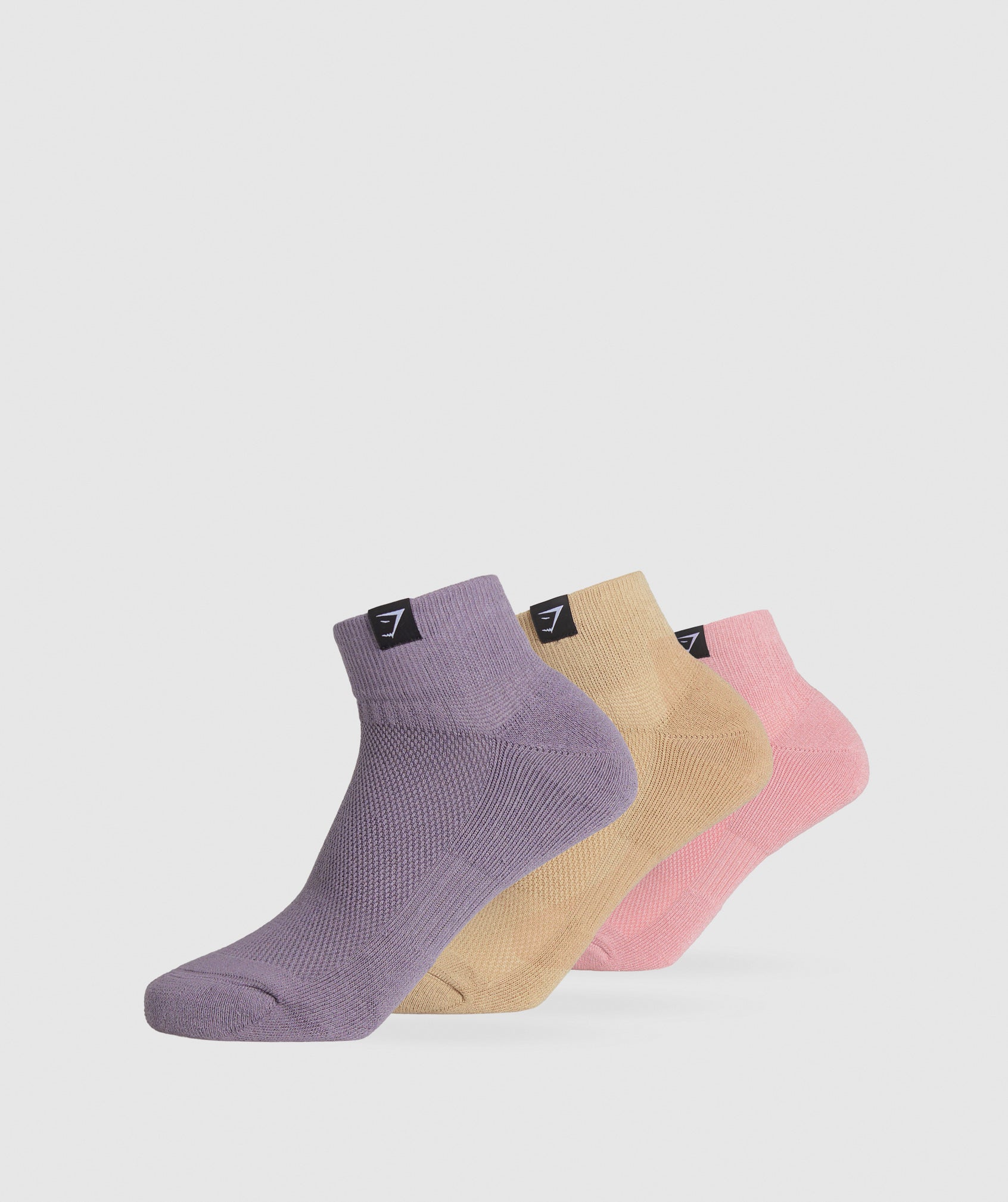 gymshark-woven-tab-quarter-socks-3pk-light-pink-sand-beige-fog-purple-ss24