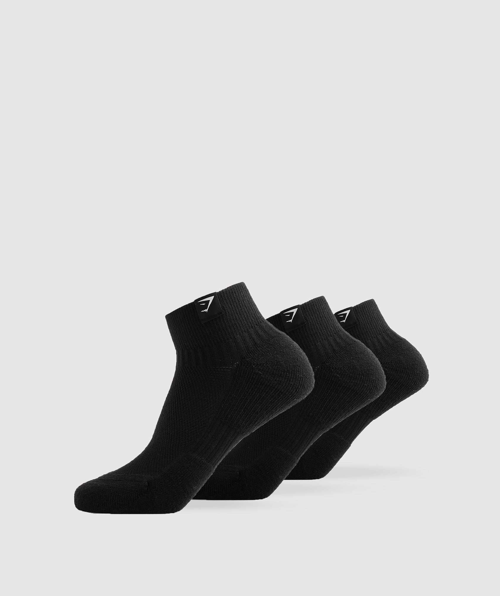 gymshark-woven-tab-sneaker-socks-black-aw21-1