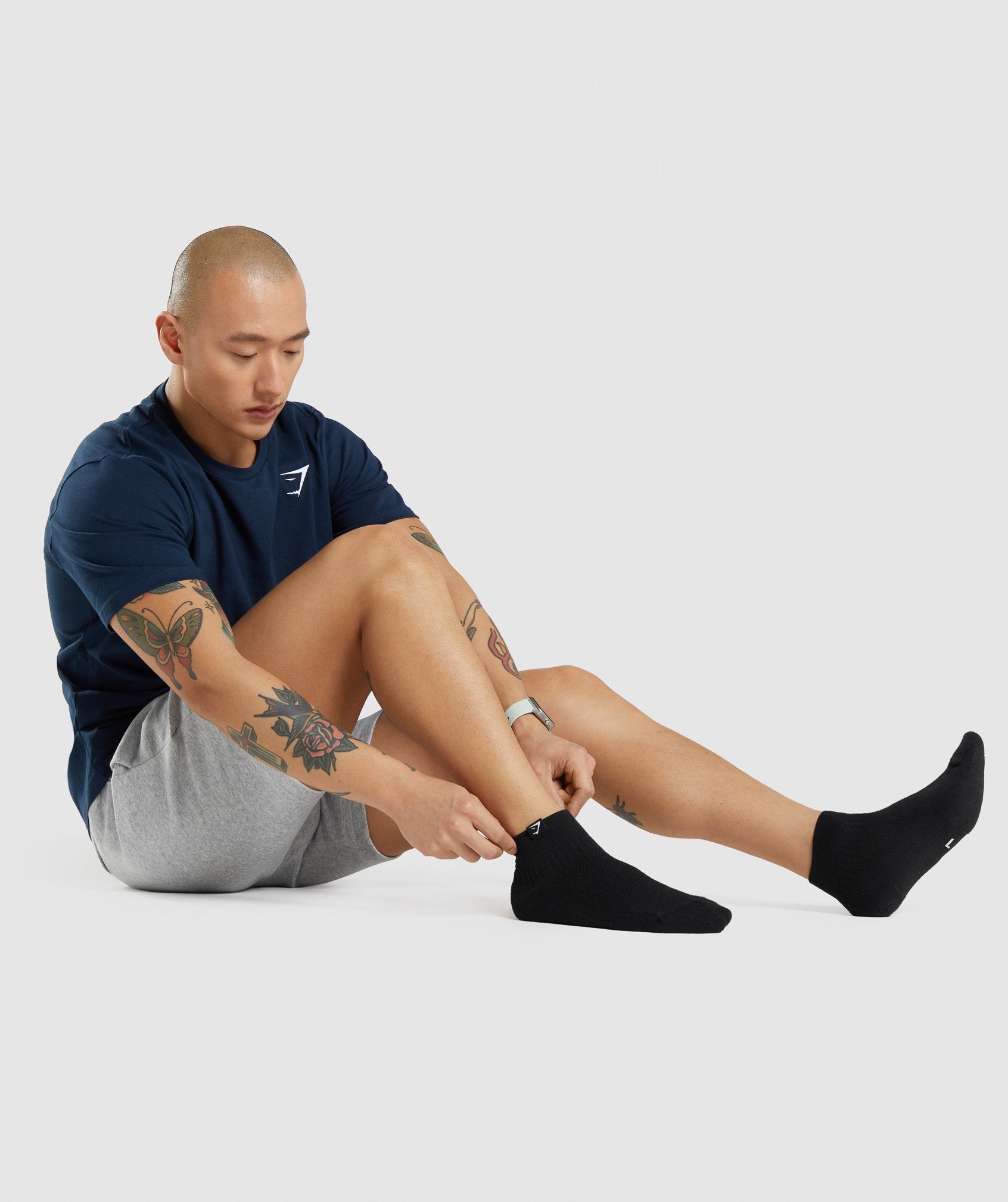 gymshark-woven-tab-sneaker-socks-black-aw21-1