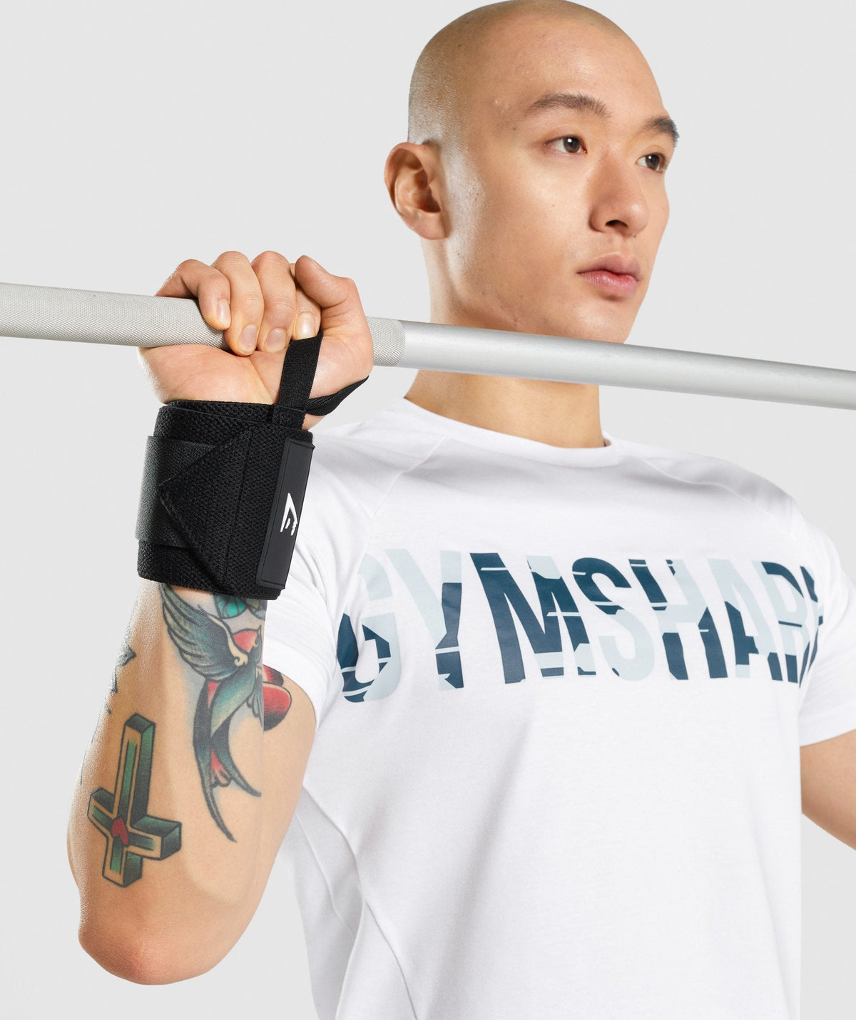 gymshark-wrist-straps-black-1