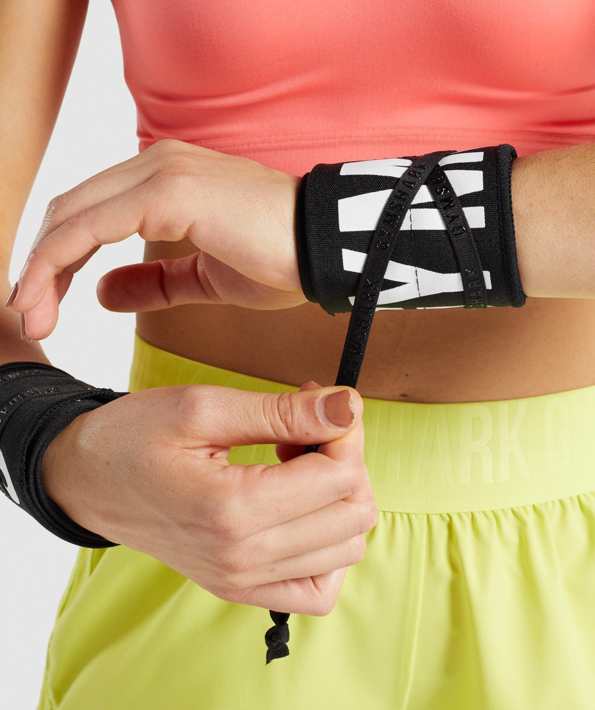 gymshark-lifting-straps-self-tie-black
